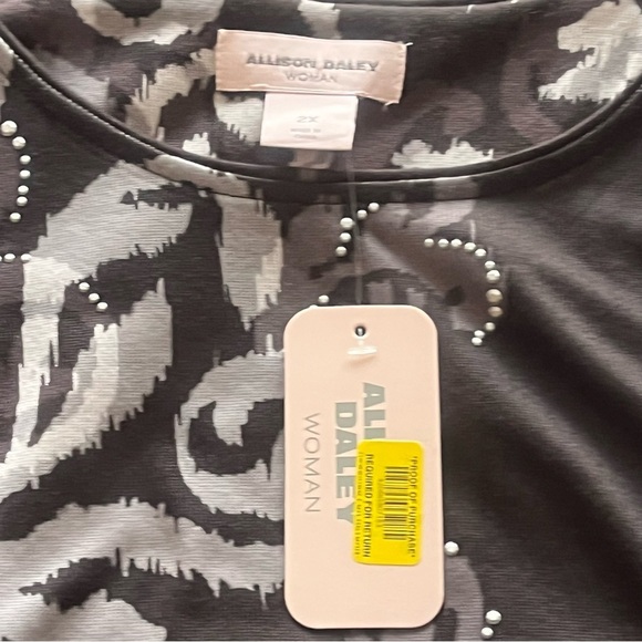 Allison Daley Embellished Abstract 3/4 Sleeve Crew Neck Knit Top - Picture 3 of 10